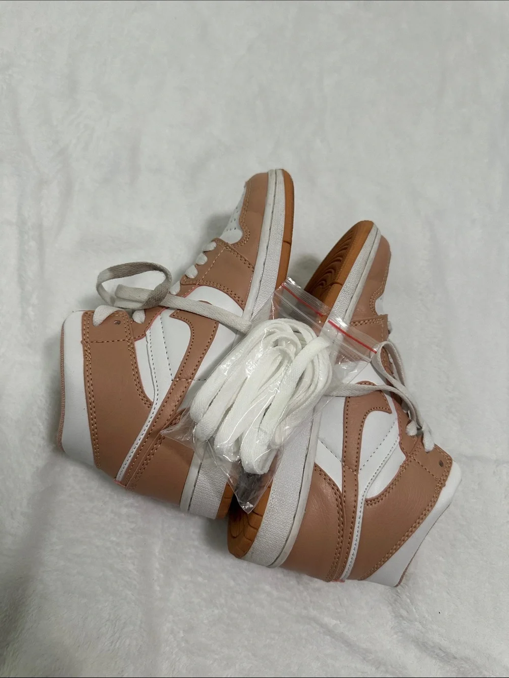 🏰 Jordan 1 Mid Tan Gum Mens Sneaker